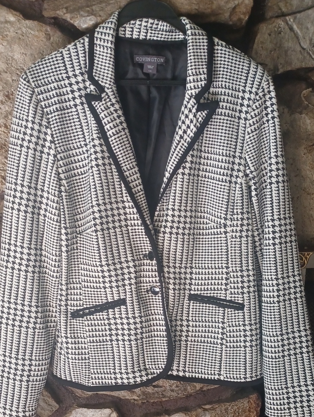 COVINGTON LIGHTWEIGHT ELEGANT BLAZER